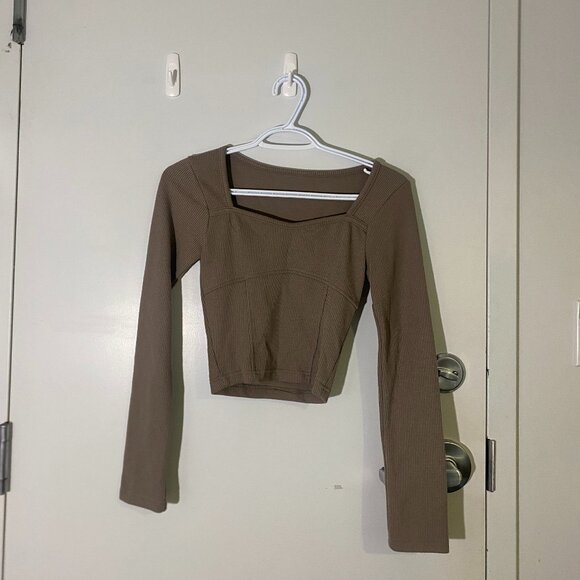 Heart Neck Crop T-Shirt - Picture 2 of 3